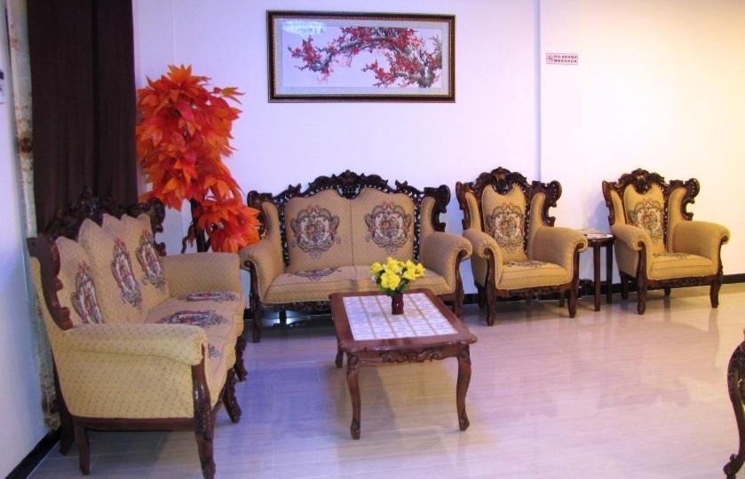 Hotel Mitra Garden Pangkal Pinang Exteriör bild